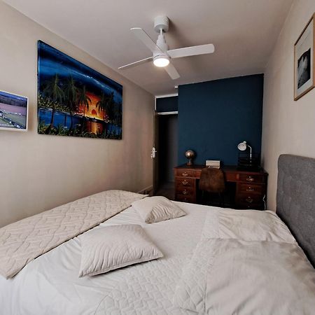 Chambre Spacieuse - Dressing - Sdb Communes - Parking Prive Nîmes Eksteriør billede